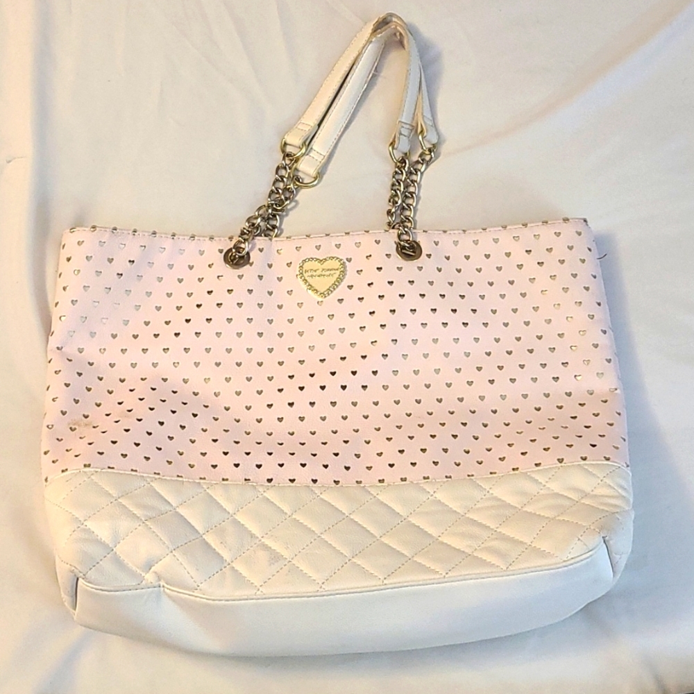 Betsy Johnson Large Tote in Baby Pink, Metallic Silver and White! 💗🤍